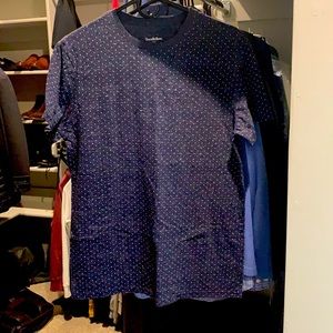 Men’s dressy T-shirt